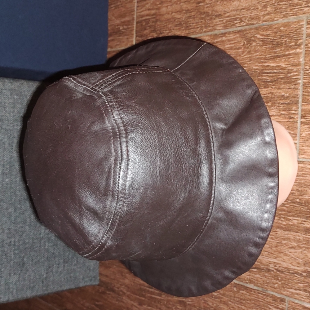 Wilson Leather Pelle Studio Bucket Women's Hat Size Large